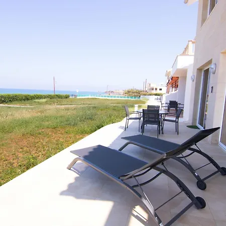 Phaedrus Living: Beachfront Thalassa Kato Yialia