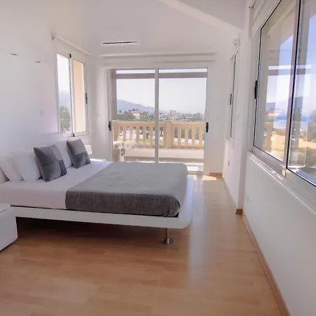 Phaedrus Living: Beachfront Thalassa