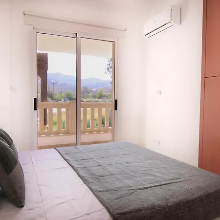 Phaedrus Living: Beachfront Thalassa