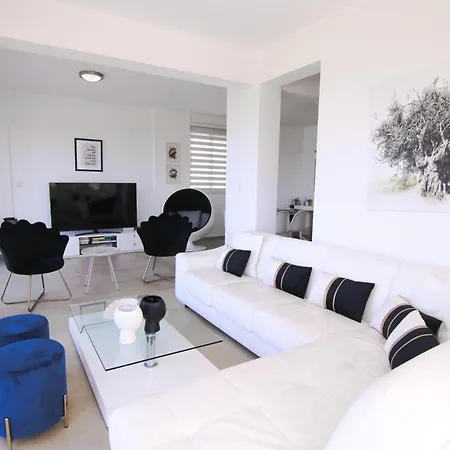 Phaedrus Living: Beachfront Thalassa *