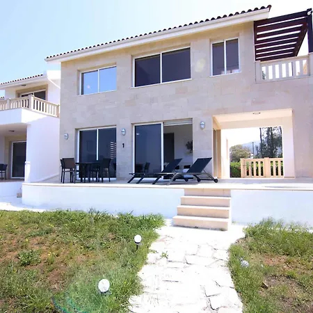 Phaedrus Living: Beachfront Thalassa