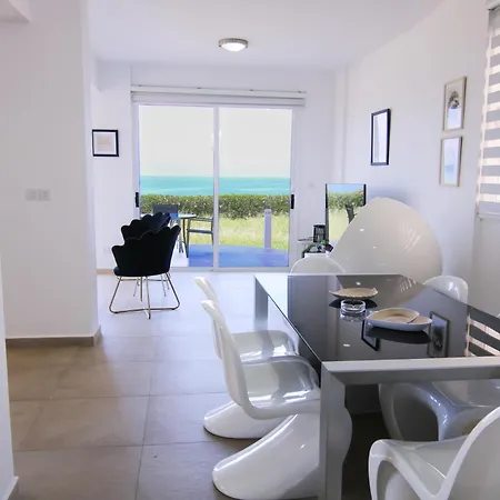 וילה Phaedrus Living: Beachfront Thalassa *